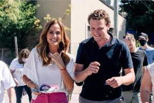 San Isidro: Victoria Tolosa Paz y Mateo Bartolini junto a vecinos de La Cava Sin Titulo 7 2 300x201