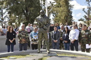 Sin Titulo 2 300x200