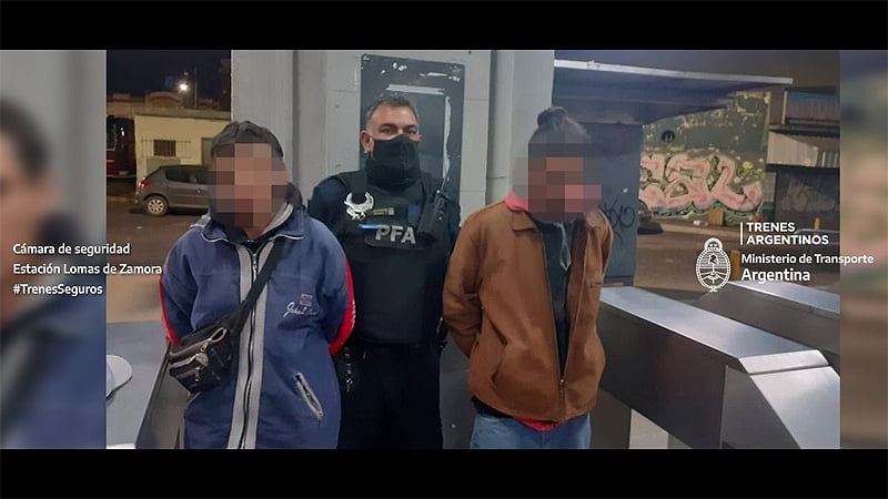 Grafitearon en la estación Lomas y también a un tren, y terminaron detenidos Sin Titulo 1 7