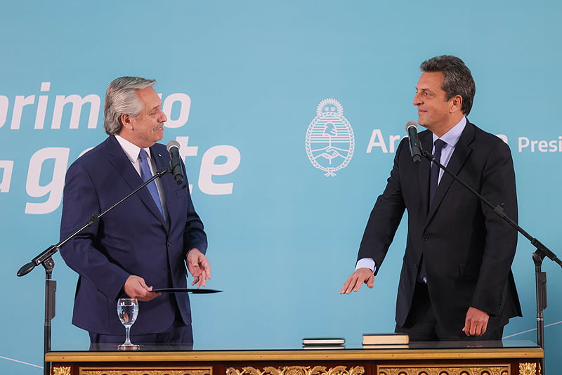 El presidente tomó juramento al nuevo ministro de Economía, Sergio Massa 20220803 ECO 0788