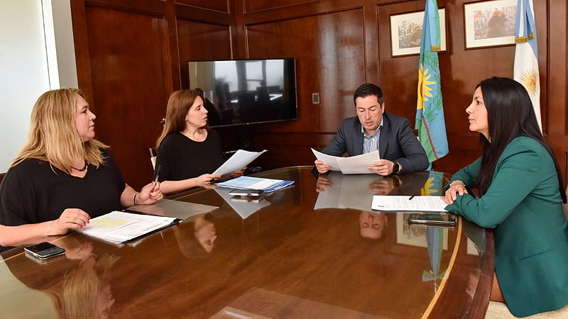 Noe Correa anunció un aumento del 30 por ciento y un bono de fin de año para todo el personal municipal de Malvinas Argentinas WhatsApp Image 2022 11 18 At 13.38.41