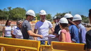 Beto Ramil recorrió la colonia de verano para adultos mayores y supervisó la obra de viviendas de la calle Mermoz de Belén de Escobar Sin Titulo 3 2 300x169