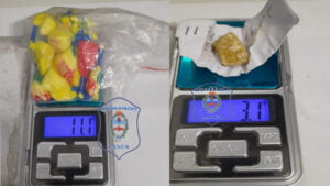 Detienen a tres policías por robarle dinero a una joven y transportar drogas Sin Titulo 8 4 300x169