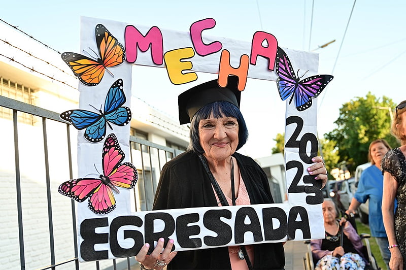 Mercedes cumplió su sueño: La vecina escobarense de 101 años egresó del secundario con el plan FinEs Sin Titulo 1 20