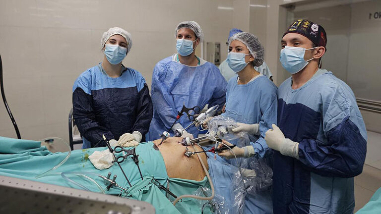 Se Realizó Una Importante Cirugía De Estómago En El Hospital Larcade