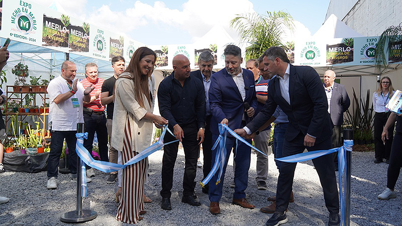 Gustavo Menéndez inauguró una nueva edición de la expo “Hecho en Merlo” DSC05498