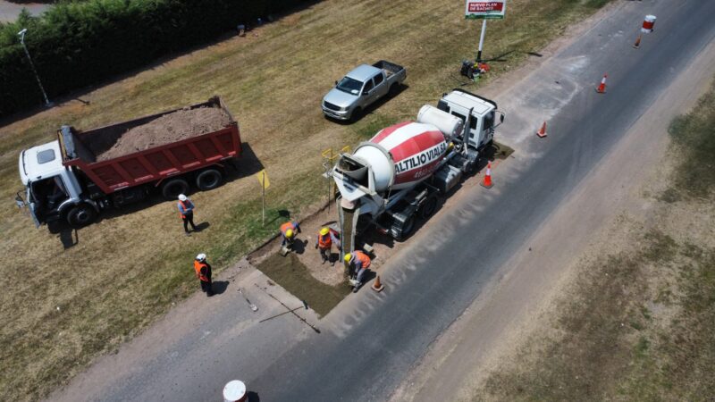 Fernando Gray recorrió las obras de bacheo en la calle Sargento Cabral de Canning 6015ac57 0238 3c2c 601f 6e531a175077 Scaled E1738366246930