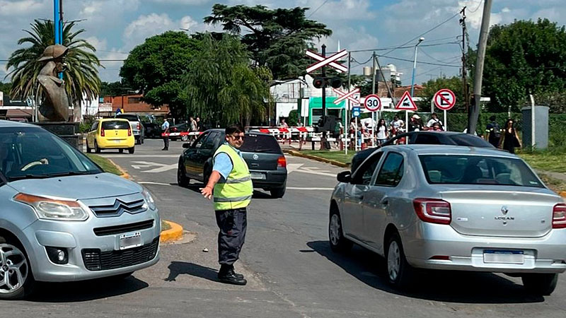 Barreras bajas: El conflicto entre el gobierno nacional y los sindicatos ferroviarios afecta la circulación en Garín Whatsapp Image 2025 03 27 At 13 15 14