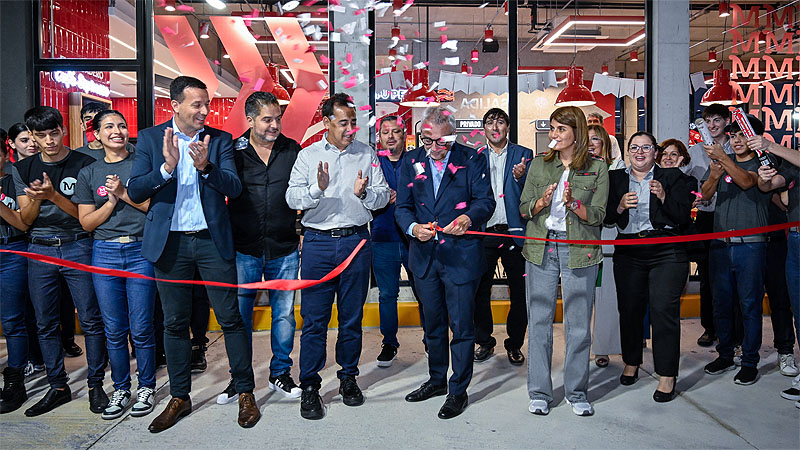 Julio Zamora participó de la inauguración oficial de la nueva sucursal de Mostaza en El Talar Sin Titulo 1 10