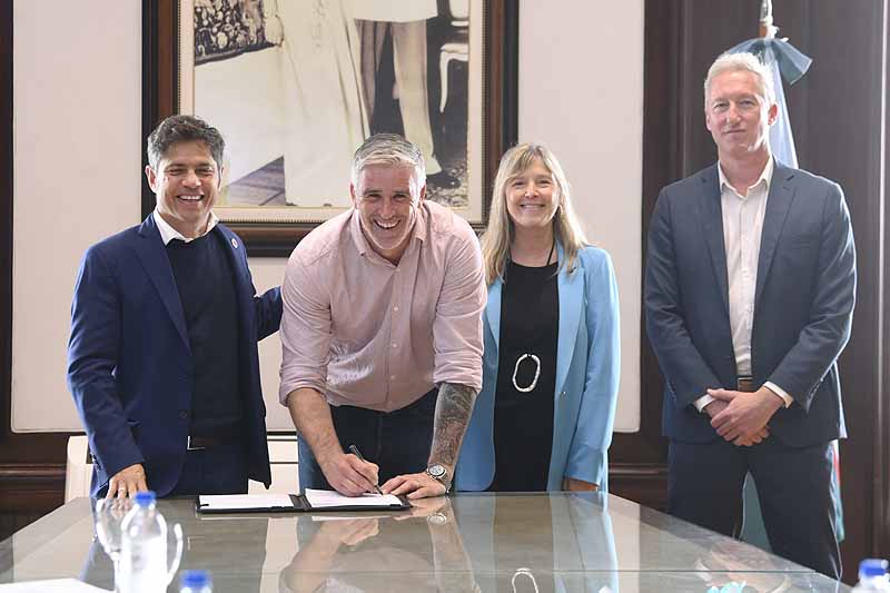 La provincia de Buenos Aires firmó convenios para brindar financiamiento a emprendedores DAE9829