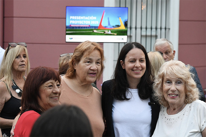 Soledad Martínez: "Con el Presupuesto Participativo son los vecinos los que eligen qué hacer con la plata de sus impuestos" Sin Titulo 8 3