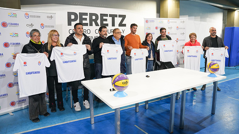 Fernando Moreira y la FEBAMBA presentaron la primera fecha de la Liga Metropolitana 3X3 en San Martín Tambien Participaron Fabian Borro Presidente De FIBA America Hernan Lania Presidente De Febamba Y Graciela Spiazzi Presidenta De La Asociacion Femenina Metropolitana De Basquet