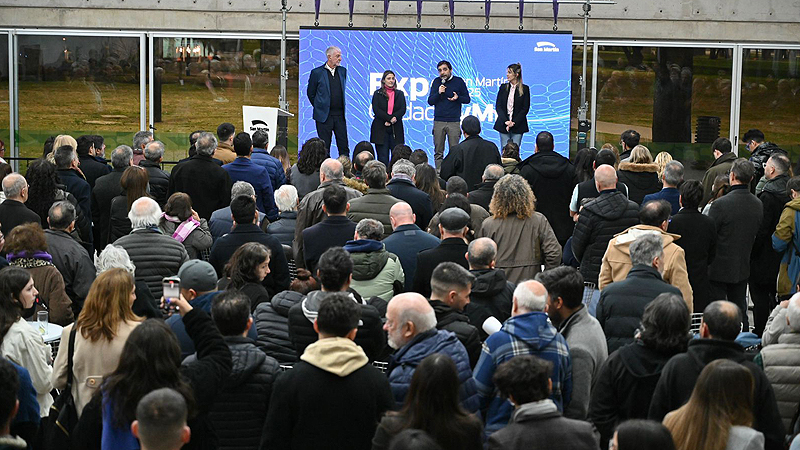 el intendente fernando moreira encabezó la apertura de la expo ciudad pyme 2025