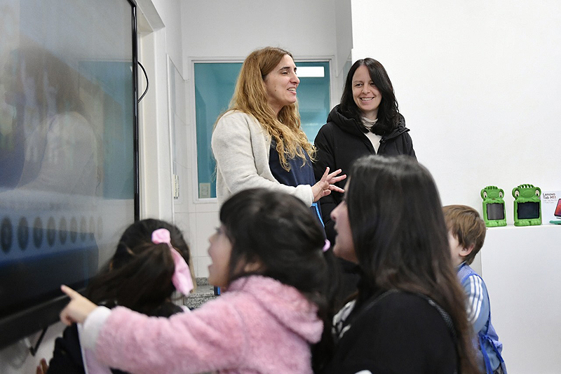 Vicente López avanza en la incorporación de tecnología y herramientas innovadoras para la educación kits educativos 2(1)
