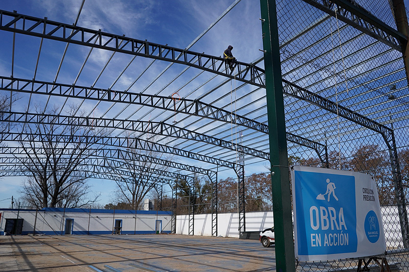 nuevo tinglado en el polideportivo municipal roberto contini
