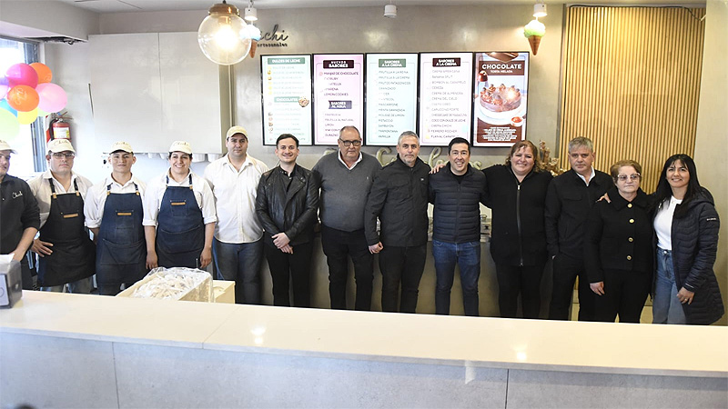 Heladería Chichí celebró 50 años de sabor y trabajo en Malvinas Argentinas sin título 3