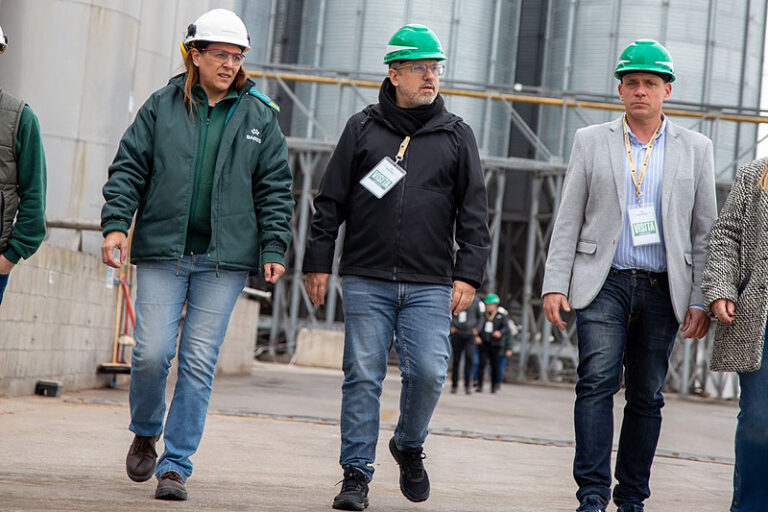 valenzuela, de campaña por la primera, estuvo en las heras y navarro (3)