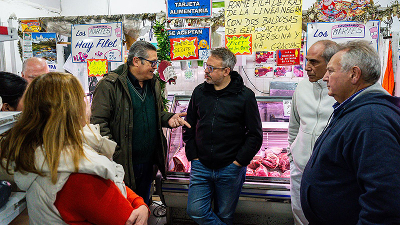 Valenzuela recorrió barrios y comercios de Hurlingham: “Cobran muchos impuestos que no vuelven en obras” valenzuela en hurlingham (2)