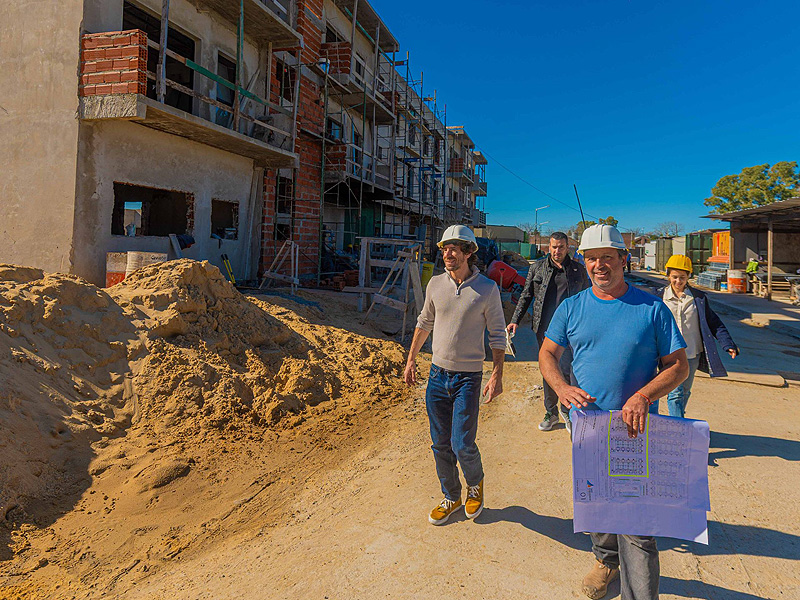 Andreotti visitó la construcción de más de cien viviendas reactivadas con fondos municipales 1 reactivacion viviendas san fernando
