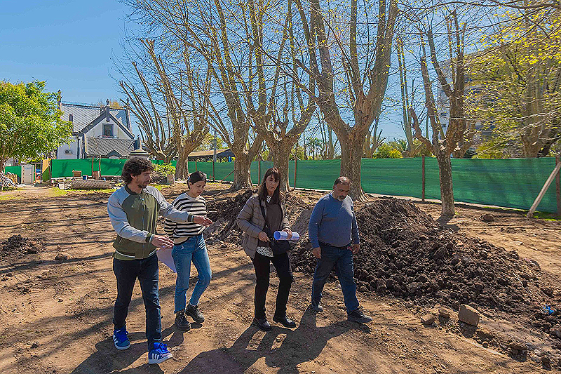 Juan Andreotti recorrió la obra de una nueva plaza junto al Tren de la Costa 2 obra plaza tren de la costa