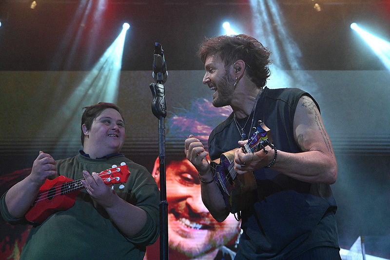 axel en las fiestas patronales