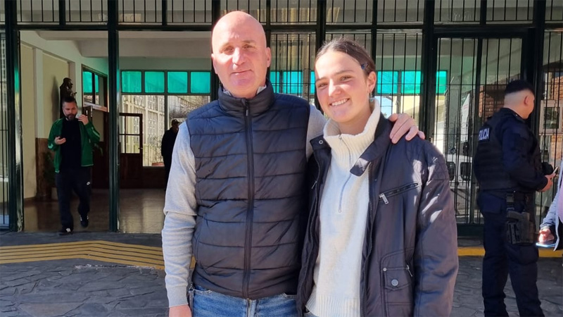Héctor Calvente, el candidato vecinal del oficialismo de San Miguel, votó en Muñiz calvente