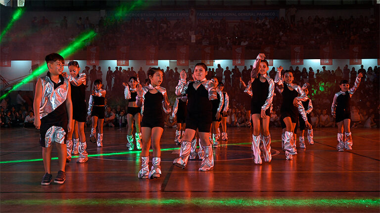 A puro baile y color, se celebró la gala de Danza Jazz de los polideportivos municipales de Tigre sin título 2