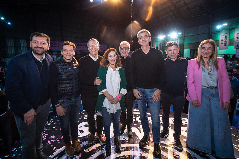 Julio Zamora cerró su campaña y afirmó: "Vamos por la Argentina de la producción, empleo y trabajo digno" sin título 5