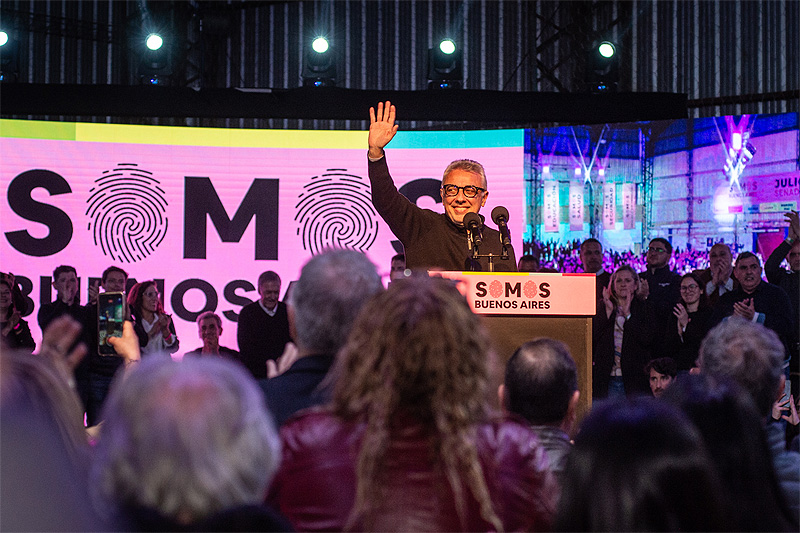 Julio Zamora cerró su campaña y afirmó: "Vamos por la Argentina de la producción, empleo y trabajo digno" sin título 6