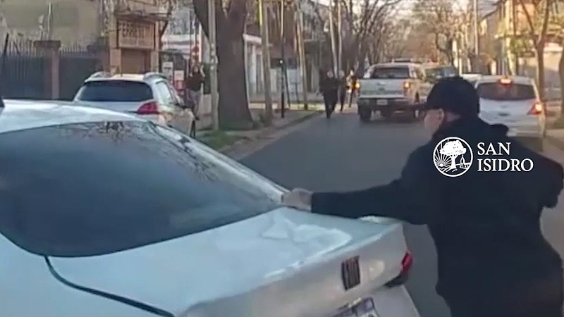 Tras una intensa persecución, detienen en San Isidro a dos ladrones que cometían “escruches” en zona norte sin título 8