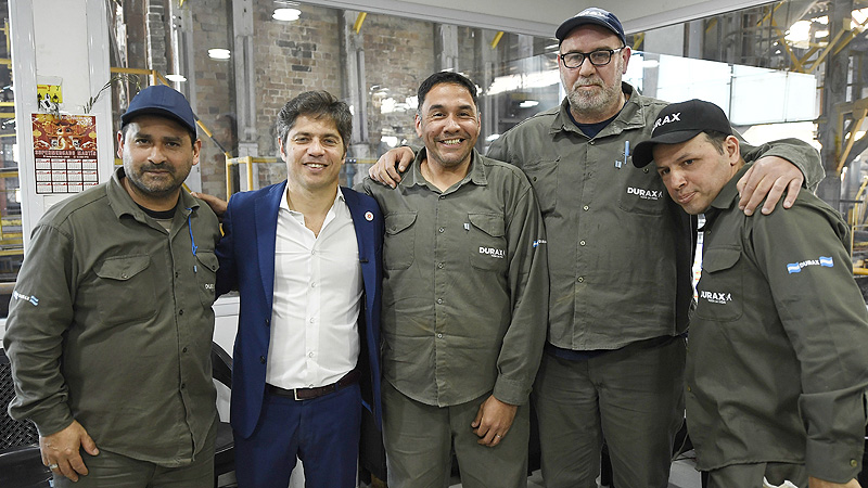 Kicillof: "Milei está rifando el trabajo argentino y la industria nacional" 1000221842