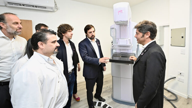 Kicillof y Andreotti recorrieron la sala de mamografía del Hospital Cordero de San Fernando 25 10 15 10 53 45 7712