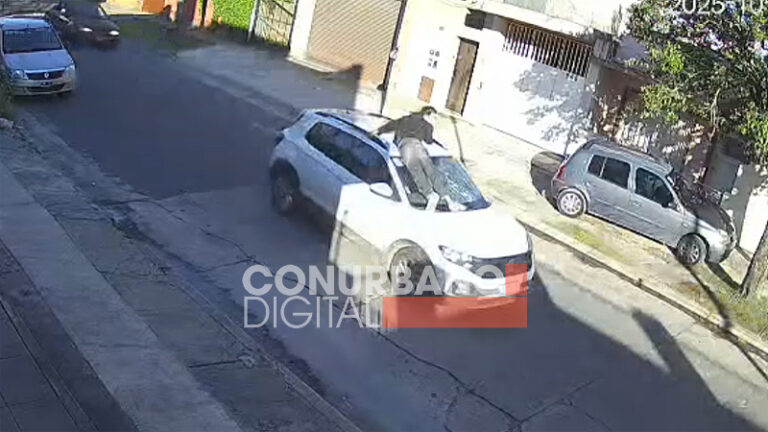 Locura y violencia en Hurlingham: Condujo con un joven sobre el capot de su auto hurlingham