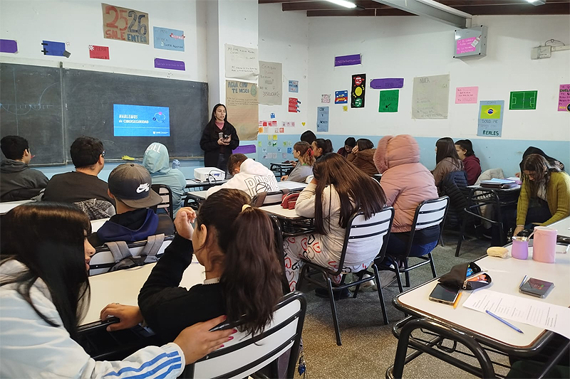 En Rincón de Milberg, se realizó un nuevo taller de grooming y ciberseguridad destinado a jóvenes del distrito sin título 1
