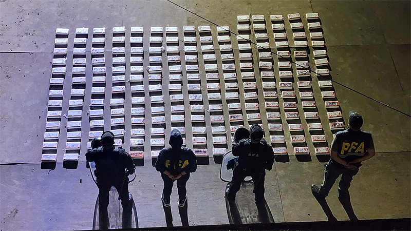 Un operativo que empezó en Ituzaingó terminó con varios allanamientos y 280 kilos de drogas secuestradas sin título 4