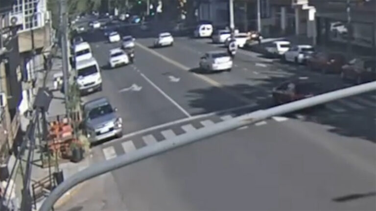 Intento de homicidio: Atropelló a un motociclista, se fugó y lo detuvo la Policía Municipal de San Miguel sin título 9