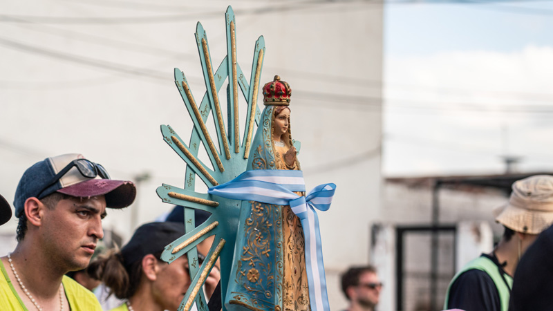 Moreno acompañó y asistió a las y los fieles en la peregrinación a Luján peregrinación a luján moreno centro puente la reja50