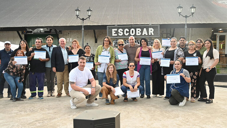 Decenas de cooperadoras escolares recibieron nuevos subsidios municipales whatsapp image 2025 10 23 at 12 38 22