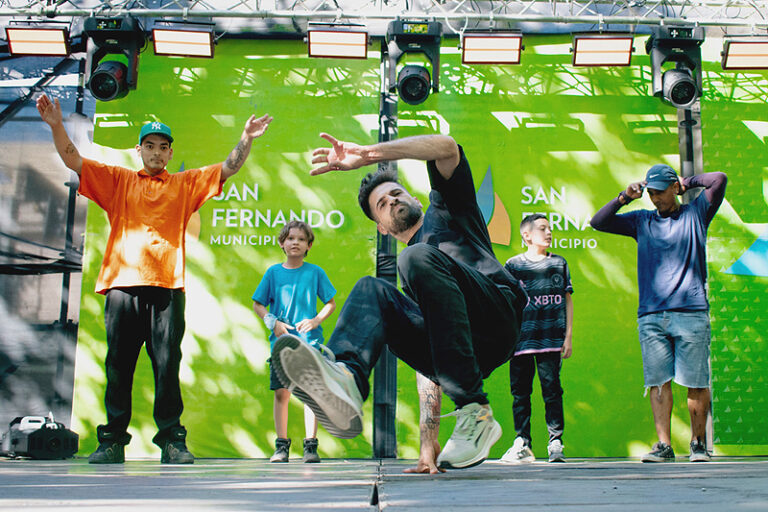 Los talleres culturales municipales de San Fernando brillaron en una gran exposición 7 expotalleres 2025 san fernando