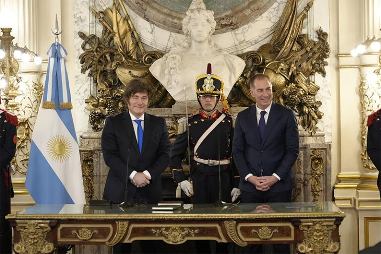 Santilli juró como ministro del Interior y arranca una gira por las provincias sin título 1