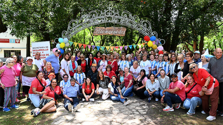 Como cierre del 2025, el Municipio organizó una jornada recreativa para adultos mayores de Tigre sin título 13