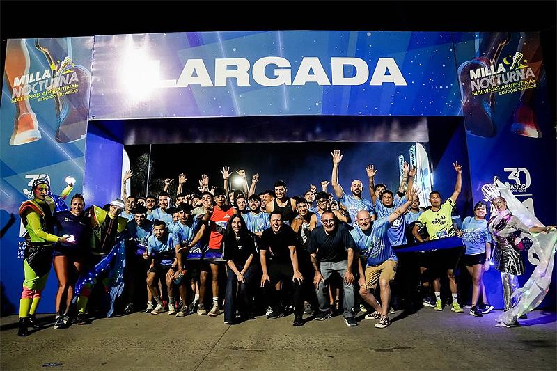 Más de 8 mil personas participaron de la tercera “Milla nocturna” de Malvinas Argentinas sin título 2