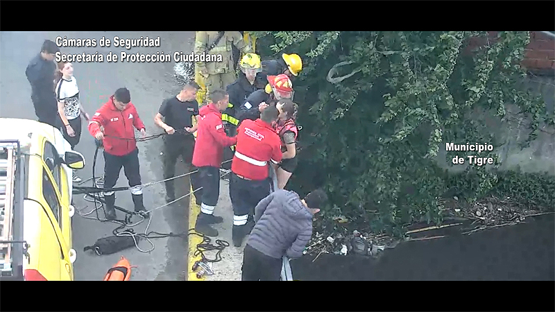 El Centro de Operaciones Tigre intervino en un dramático rescate náutico sobre el río Reconquista sin título 5