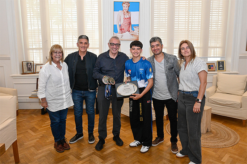 Julio Zamora reconoció a Enzo Chentola, el taekwondista que cosechó importantes medallas en los Juegos Panamericanos de Brasil sin título 8