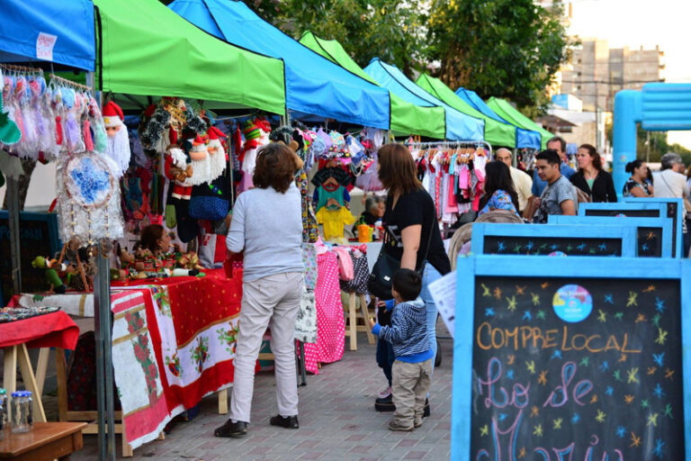 “Peatonales navideñas” este fin de semana en todo el partido de Escobar 498243247 3987805181473082 4058345455847777617 n