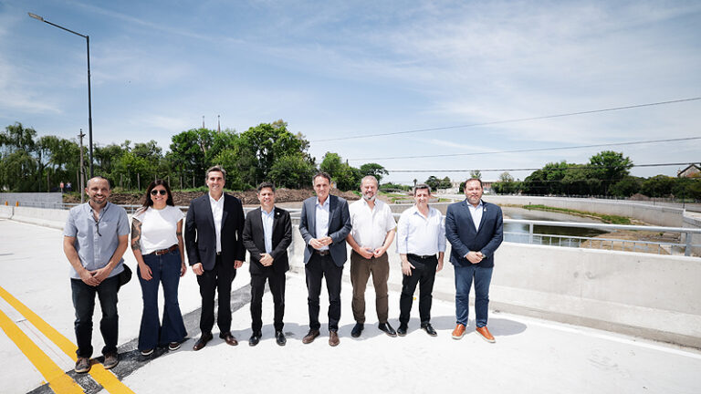 Se inauguró el nuevo puente Gogna, sobre el río Luján ar12956