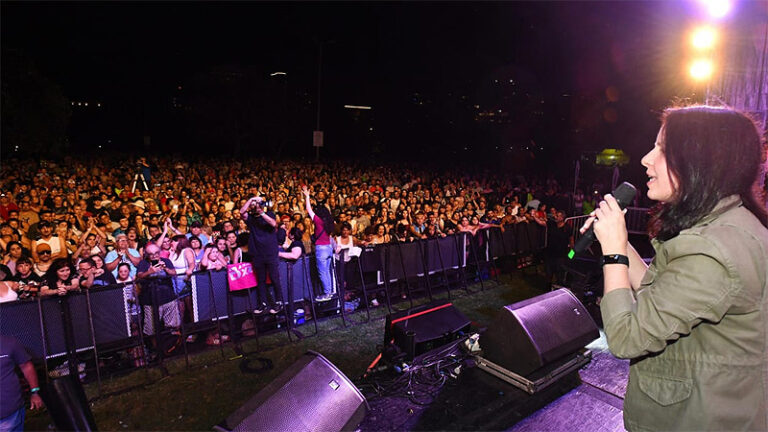 Más de 20 mil vecinos festejaron los 120 años de Vicente López con un gran show de luces y sin pirotecnia sin título 11