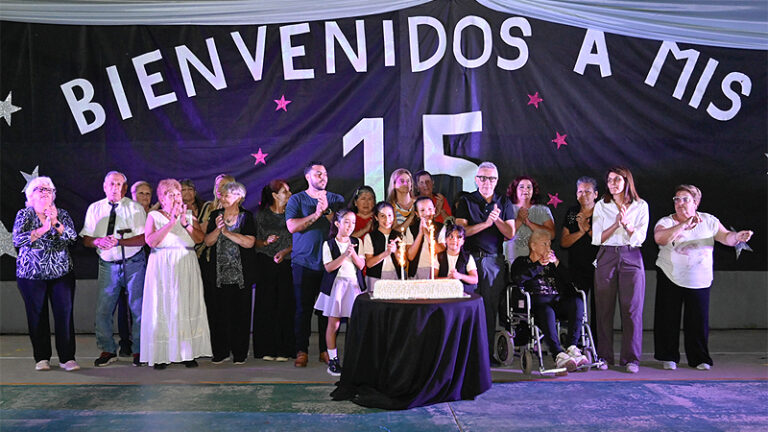 Una multitud de familias disfrutó de los cierres de actividades de los polideportivos Mariano Moreno, Rincón y Sarmiento sin título 13