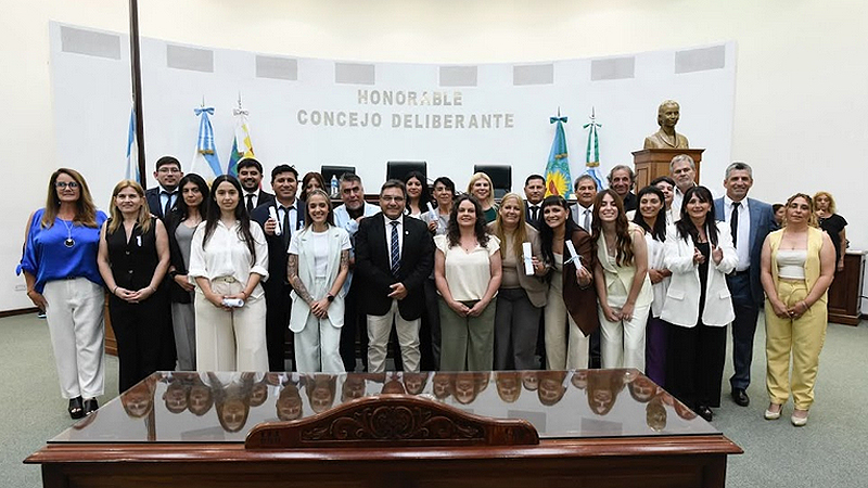 Con la jura de los concejales electos, se conformó el nuevo Concejo Deliberante de Malvinas Argentinas sin título 17