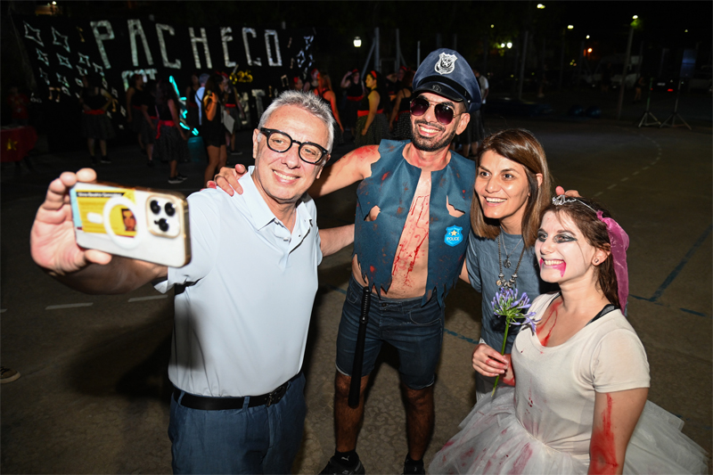 Con un clima de alegría y mucho color, Julio Zamora acompañó la despedida de año del Polideportivo General Pacheco sin título 18